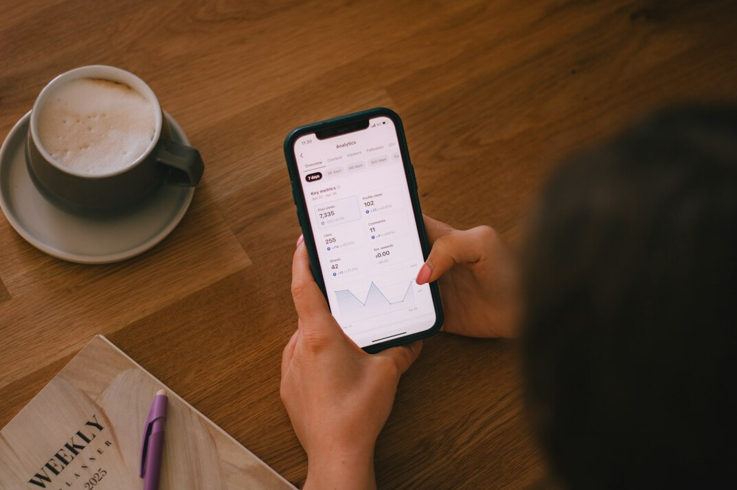 person using budgeting app